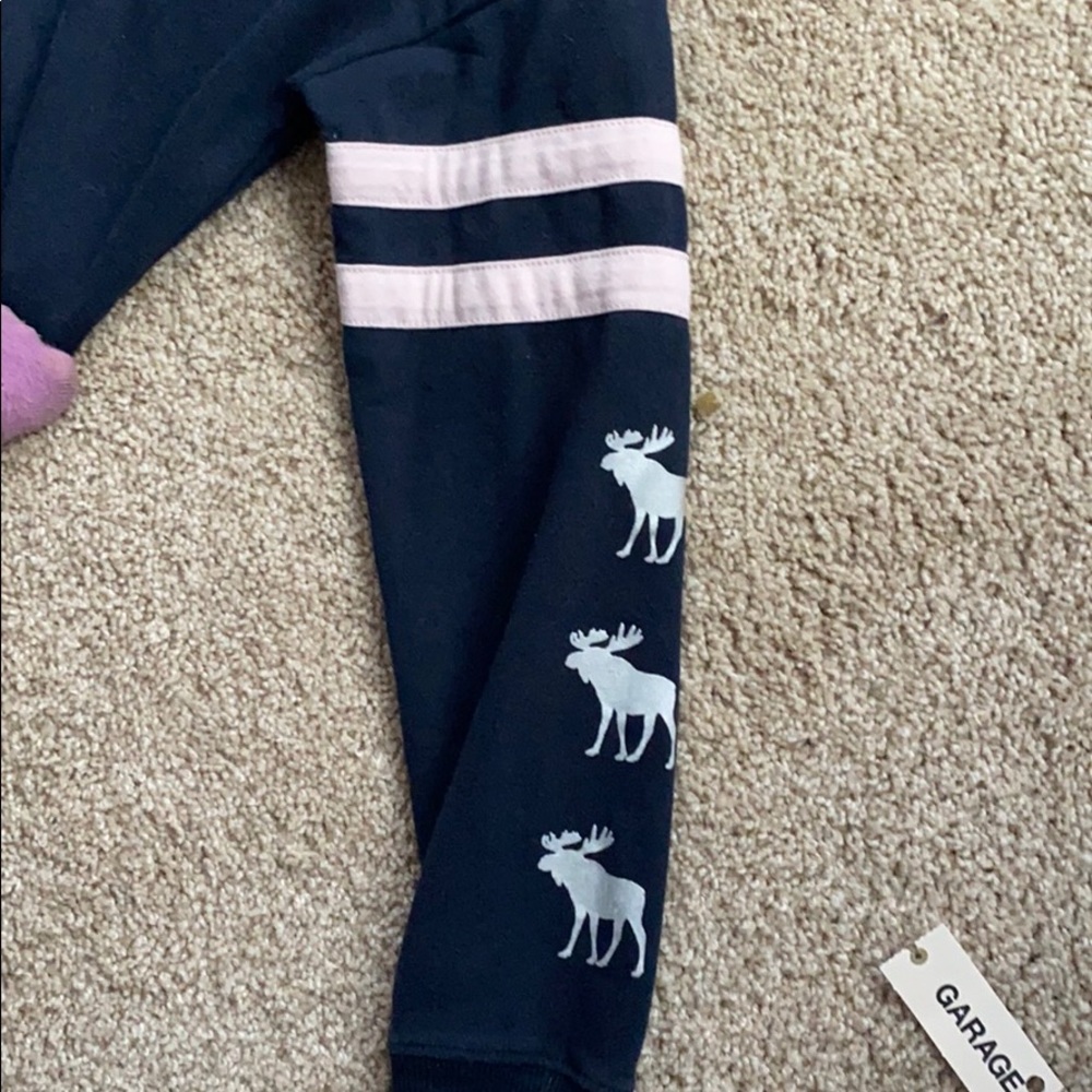 Blue cropped hoodie with pink stripes. - Picture 2 of 5